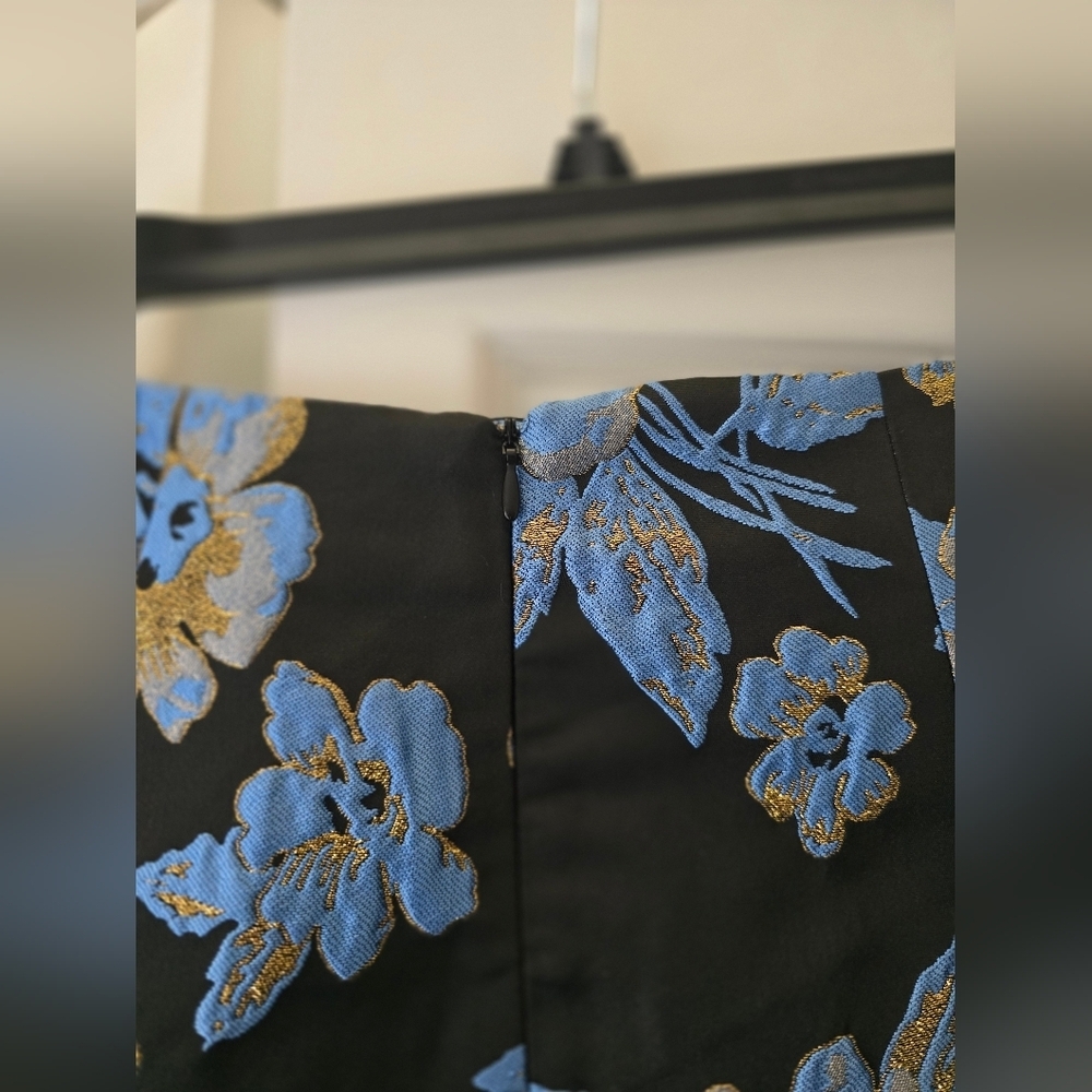 ASOS LUXE, Puff Hem Ruched Mini Skirt, Floral Jacquard, Black/Blue/Gold, Size 4 - Picture 4 of 11